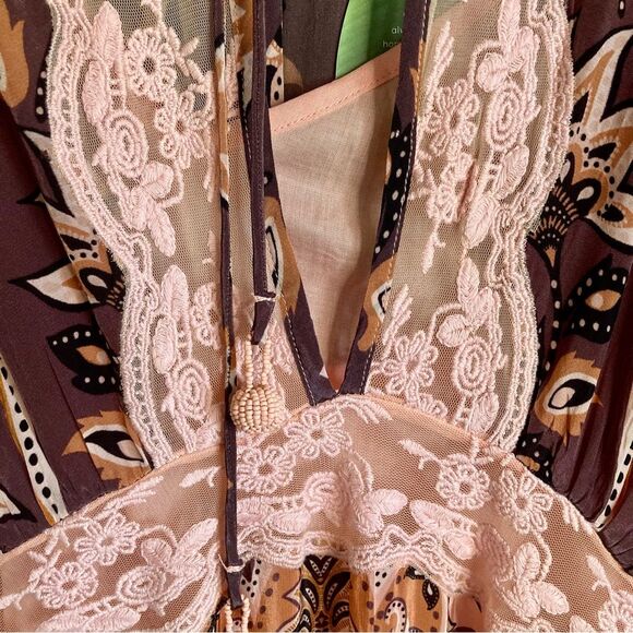 NEW FARM Rio Glam Tapestry Burgundy Lace Short Sleeve Maxi Dress Floral Pink XL - Picture 8 of 16
